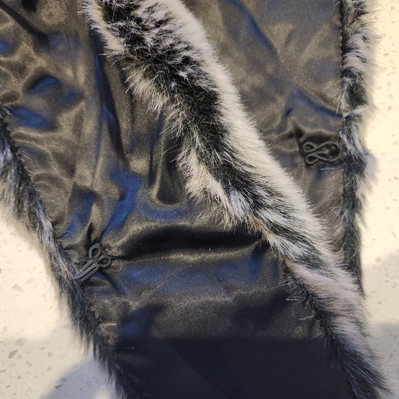 Parkhurst Faux Fur Scarf and Matching Headband - Picture 8 of 11